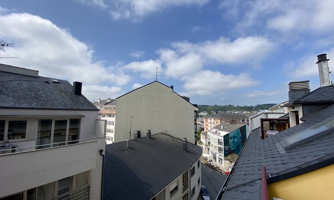 Sarria Apartment | dpCristal Ático Vistas al Camino