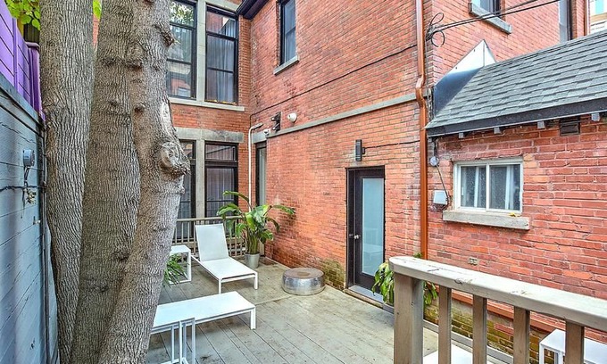 Golden Square Mile House | Dr Penfield Standard Studio