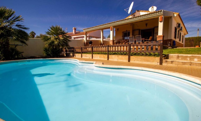 Pozo Del Camino Ski Chalet | DRA001 Chalet con Piscina Privada y Jardín