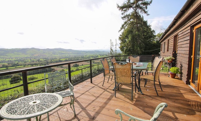 Halfway House Cottage | DRAGONFLY LODGE, pet friendly, with a garden in Minsterley