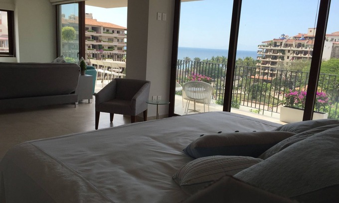 Emiliano Zapata Apartment | Dramatic Ocean View Apt in Romantic Zone, with MANTAMAR BEACH CLUB ACCESSS.