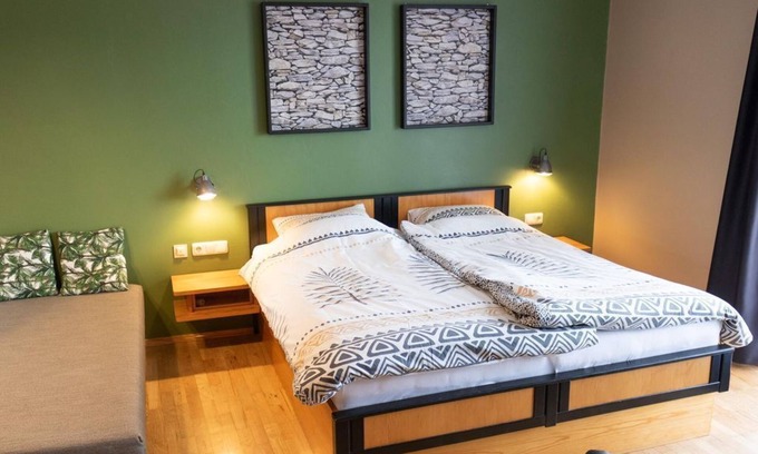 Seeboden Apartment | Dreibettzimmer, Dusche, WC, Balkon - Pension Kärnten