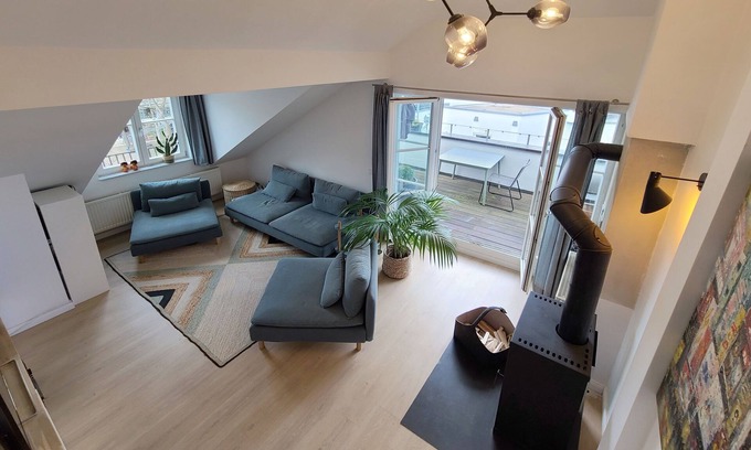 Schwabing Apartment | Dream condo 70% off for taking care of our cat between August 22 and Sept 9