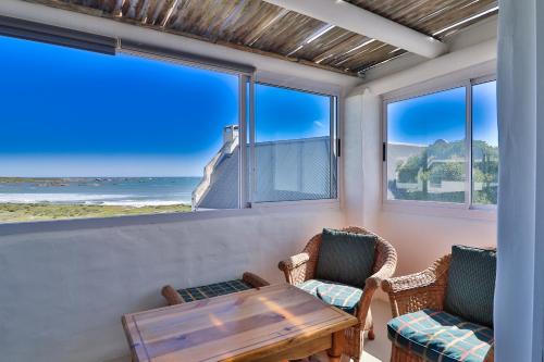 Paternoster Apartment | Dreamcatcher Sage