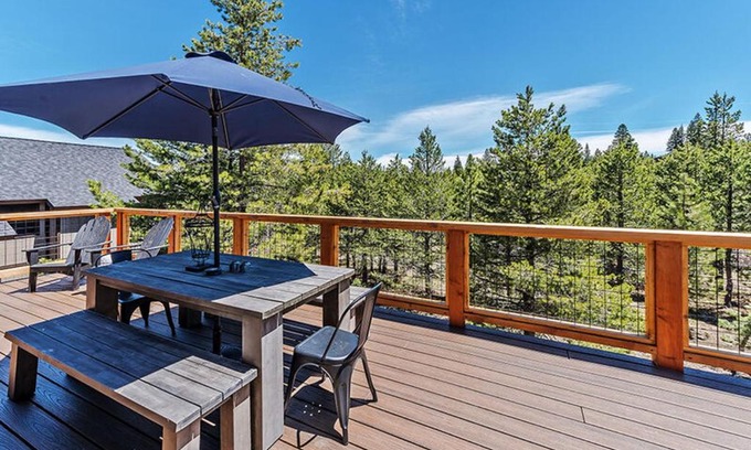 Truckee House | Dreams and Streams by Tahoe Mountain Properties