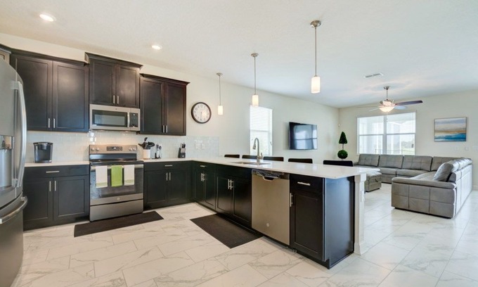 Davenport Villa | Dreamy 9 Bedroom Champions Gate Resort Property with Spa and Pool