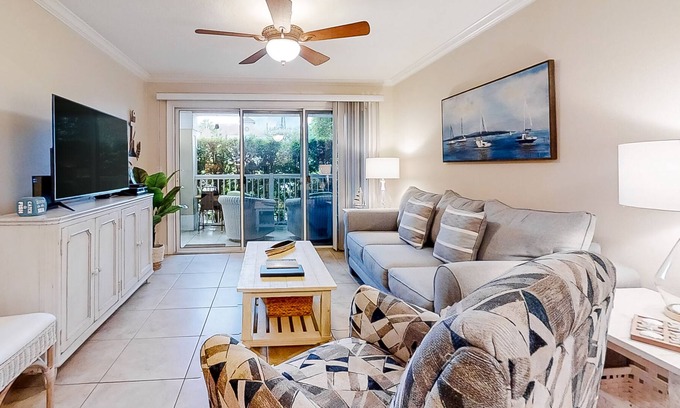 Downtown Dunedin Condo | Dreamy Condo W/ Shared Pool, High-Speed WiFi, Private Patio, & Great Location!