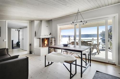 Sodertalje Municipality House | Dreamy House w. private dock by the Baltic sea