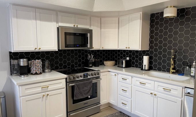 South Scottsdale Condo | Dreamy Scottsdale 2br/2ba Condo - Camelback Views!