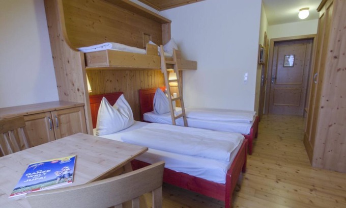Tieschen House | Dreibettzimmer - Jufa Hotel Tieschen Bio Landerlebnis