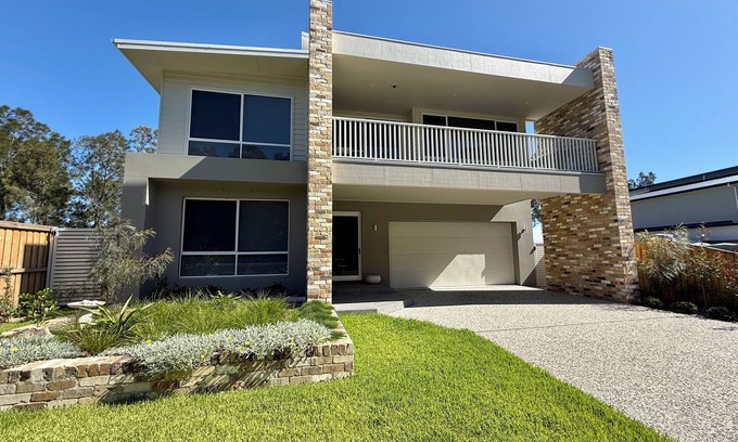 Tea Gardens House | 🐚 Drift at Tea Gardens | 🛌 Sleeps 14 | 🐾 Pet friendly | ⛳ Golf | 🐬🦅🦘🐨 |