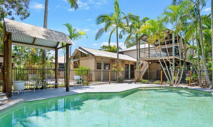 Rainbow Beach House | Driftwood - Rainbow Shores. Swimming pool, Wifi, beds made. Gorgeous home.