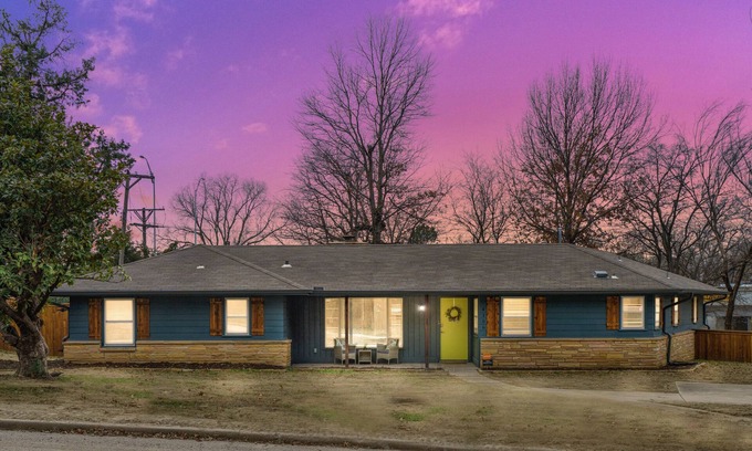 Mayo Meadow House | Driller’s Landing: EV & RV h/u. Art Deco by the Expo!