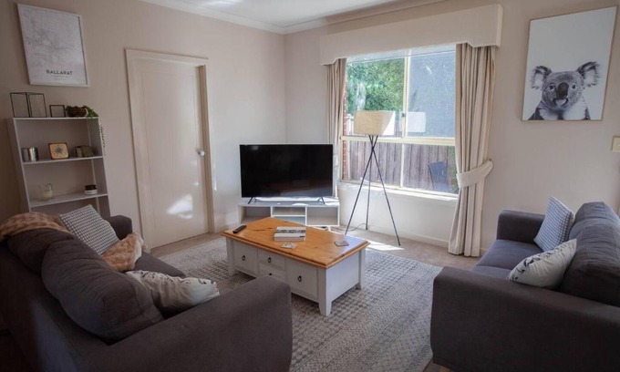 Ballarat House | Drummond Living Spacious 3br Home In Town