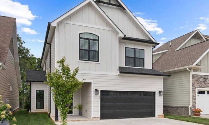 Winchester Apartment | Dry Jack Tim- Water Views, Pool, Outdoor Fireplace