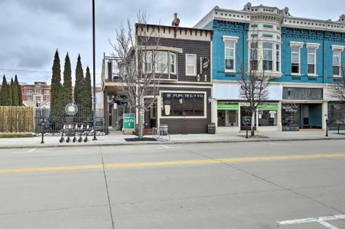 Sheboygan Apartment | Dtwn Sheboygan Apt Above Local Bar!