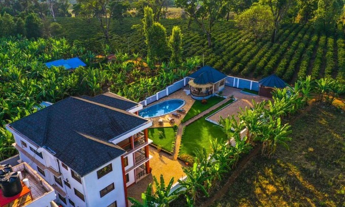 Moshi Hotel | Dual Mountain View Lodge