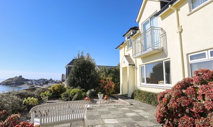 Criccieth Cottage | DUBROVNIK, family friendly, country holiday cottage in Criccieth