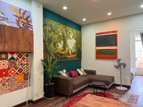 Downtown Ho Chi Minh City Apartment | Ductaigallery's Entire Apt- Near Bui vien st