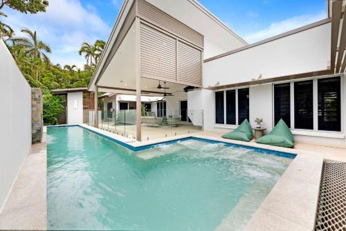 Parap Villa | Dune - Poolside Elegance near Parap Markets & Beach