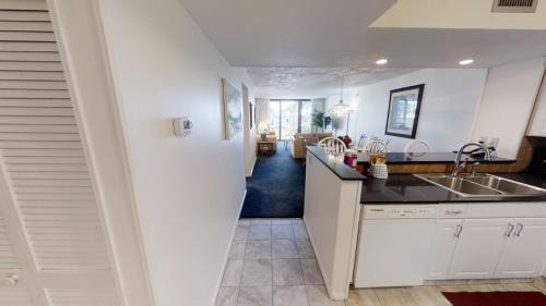 Thomas Drive House | Dunes of Panama B-108