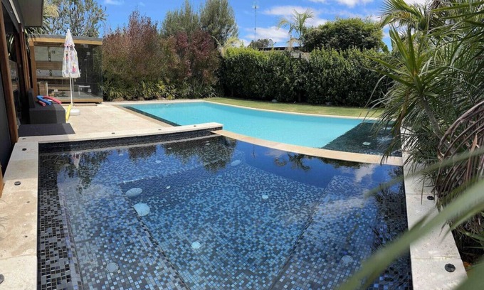 Torquay House | Dunes Pool & Spa Retreat