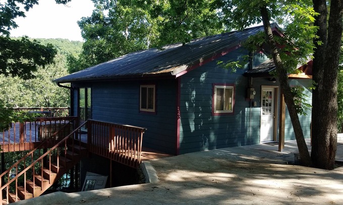 Lost Bridge Village House | Dunndee's Lakefront-Private Setting-Huge Lake View
