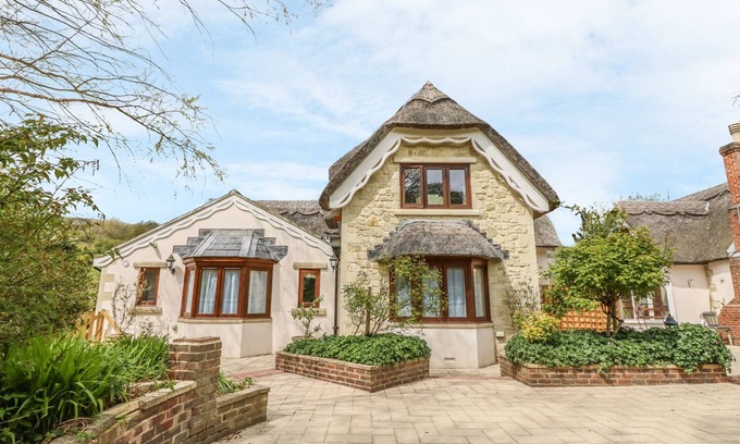 Shanklin Cottage | DUNNOSE MAGNA, family friendly, luxury holiday cottage in Shanklin