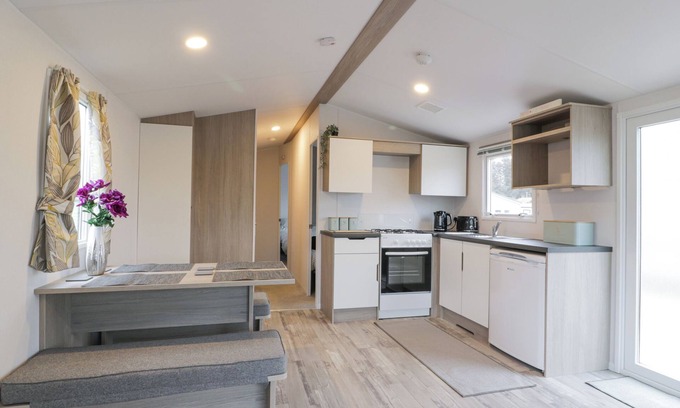 Portpatrick Cottage | DUNSKEY WAY, pet friendly, with a garden in Portpatrick