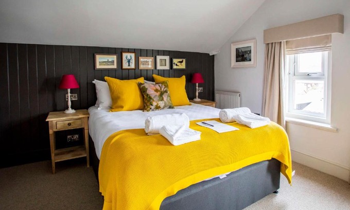 Burnham-on-Sea Hotel | Dunstan House