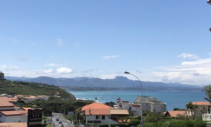 Biarritz Apartment | Duplex 200m beach/golf with private garden and parking (4-5 pers)