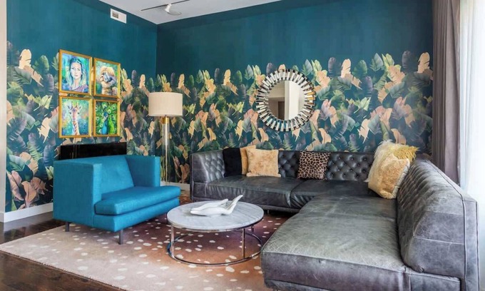North Center Apartment | Duplex 3 Bed 2 Bath Apt Steps from Lincoln Square