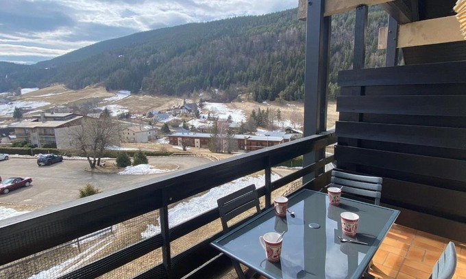 Villard-de-Lans Apartment | Duplex 6 pers avec balcon plein sud à Villard-de-Lans, proche village et navettes gratuites - FR-1-515-130