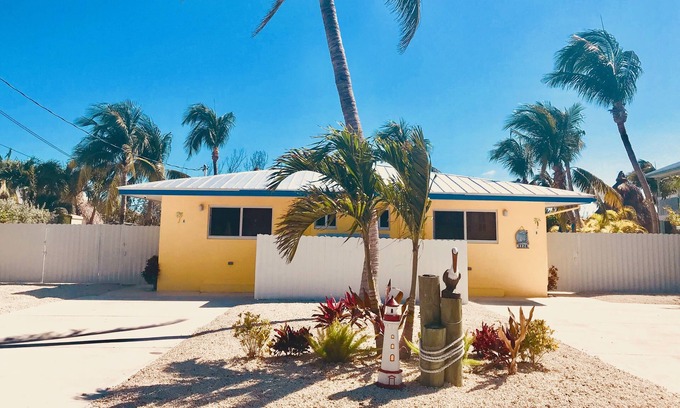 Marathon Villa | DUPLEX IN DUCK KEY, 2 Bedroom/2 Bath, W/Private 90' Dock, Trailer Storage INCL
