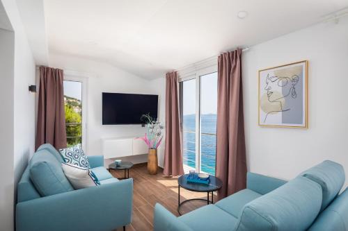 Stanici Villa | Duplex Laurentis - private pool - beachfront - newly built