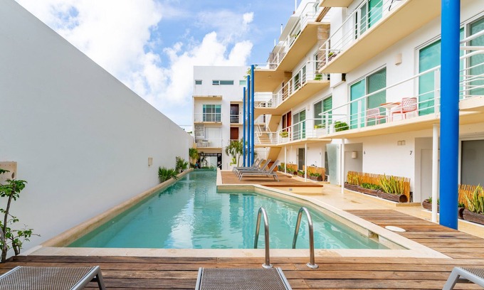 Centro Apartment | Duplex w/Rooftop Plunge Pool – Walk to Beach
