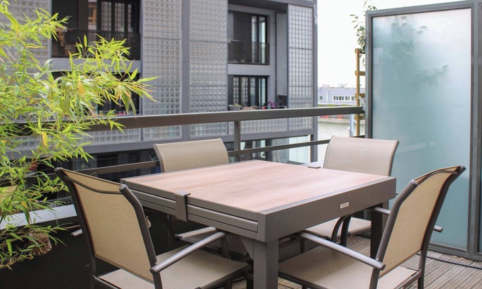 Pantin Apartment | Duplex with terrace and canal de l'Ourcq view