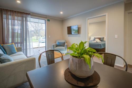 Te Anau Hotel | Dusky Motels