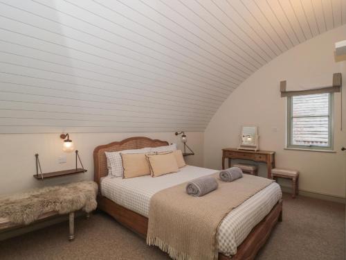 Lechlade House | Dutch 1