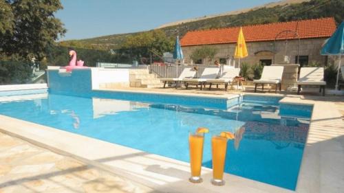 Rascane House | Dvori Stipanovi with heated pool and jacuzzi