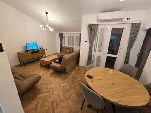 Bar Apartment | Dvosoban stan na dan Bar