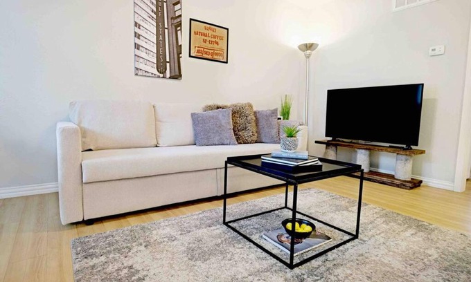 Old East Dallas Apartment | Dwell By Design & Arboretum Tickets Included