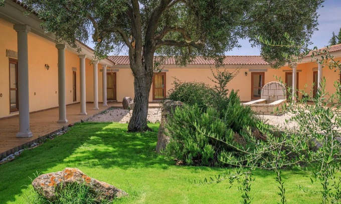 Badesi Bed & Breakfast | e) 11E B&B - One Bedroom Bed and Breakfast, Sleeps 2