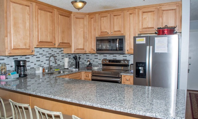 Ghent Condo | E104 · Winterplace Ski in Ski out condo First floor! E104