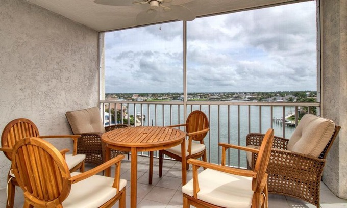 Marco Island Apartment | Eag 4-705 - Eagle Cay home
