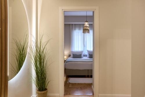 Filopappou Apartment | Earthy Comfort 2bd Apt With Koukaki Views