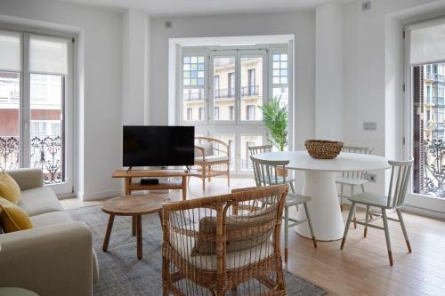San Sebastian Centro Apartment | Easo Suite 2B by FeelFree Rentals