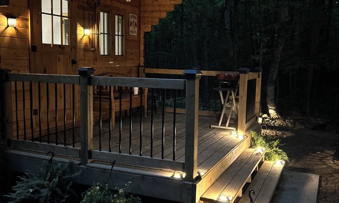 Killaloe Cabin | East Cabin Hidden Off-Grid Getaway in Ontario