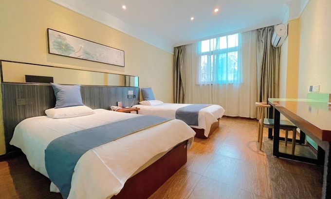 Huishan District Hotel | East Maples Inn