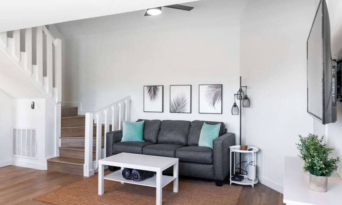 Carolina Beach House | Easy Walk to Beach, Boardwalk, & Lake! King Beds!